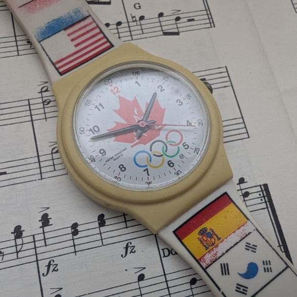 Vintage Olympic Watch with Canadian Maple Leaf Dial - Picture 7 of 10